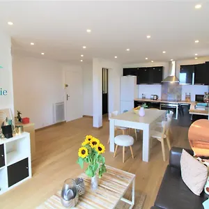 https://joli-t2-neuf-dans-residence-calme-vue-mer-parking.aixenprovencehotels.org